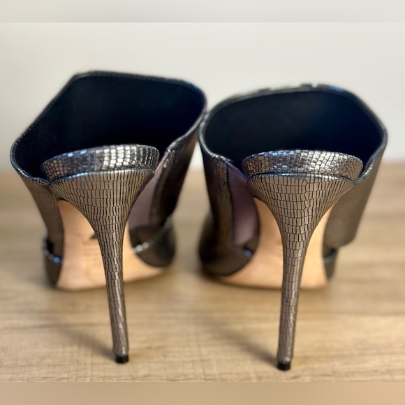 SCHUTZ Quereda Women’s Silver Metallic Heeled Leather Sole Mules Size 9B - Picture 3 of 12